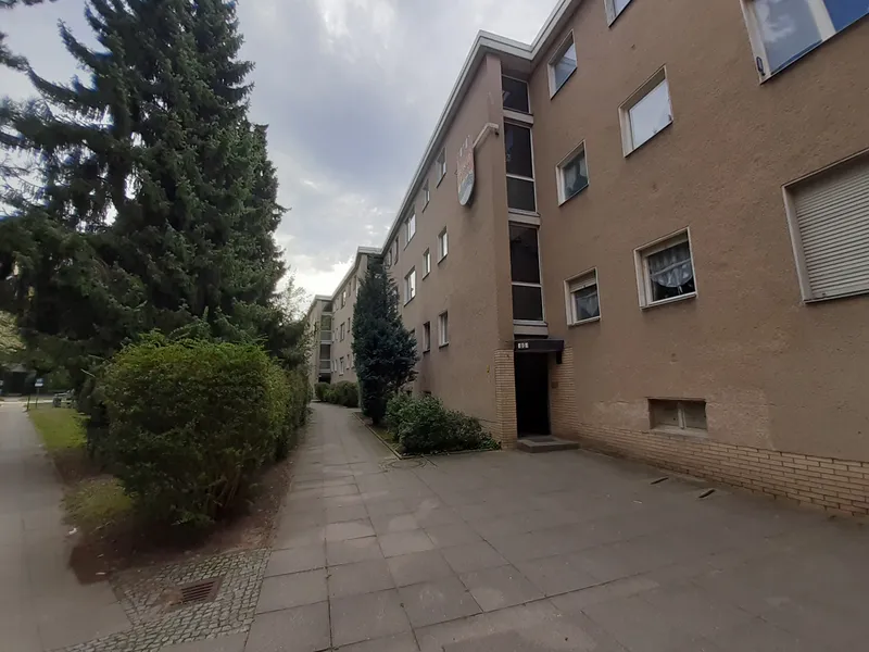 Sanierte 2-Zimmerwohnung miit Balkon**ruhige Seitenstraße** — photo 1